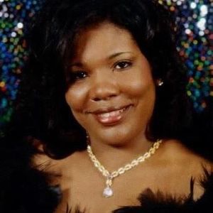 Meet your Posher, Latara